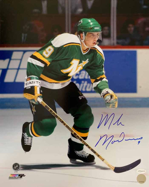 Dino Ciccarelli Minnesota North Stars Autographed Skating 8x10 Photo